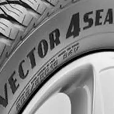 Mejores neumáticos Neumático All Seasons Vector 4 Seasons en llanta de coche